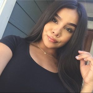 Meet your Posher, Leslie